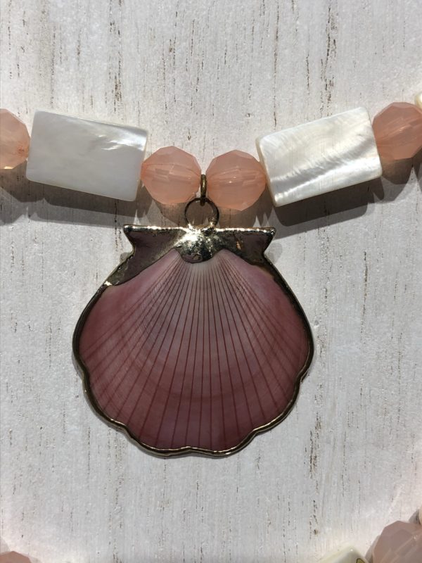 Mauve Vintage Shell In Gold - Image 2